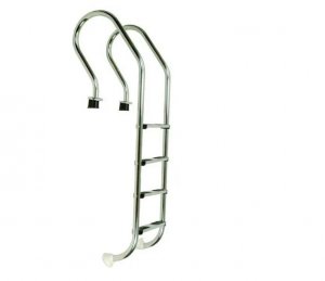 Устанавливаем лестницу в Бассейн.