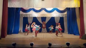 Образцовый ансамбль народного танца "Барвинок"
Латышская полька (младшая группа)