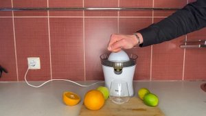Цитрусовая соковыжималка Haier HJ-700