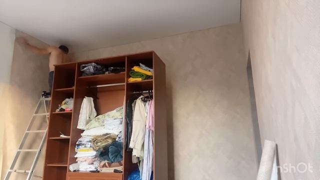 Купили дом на юге?4️⃣3️⃣Клеим ОБОИ! Прихожая за 11тысяч! #переезднаюг #домнаюге #крымск #переезд