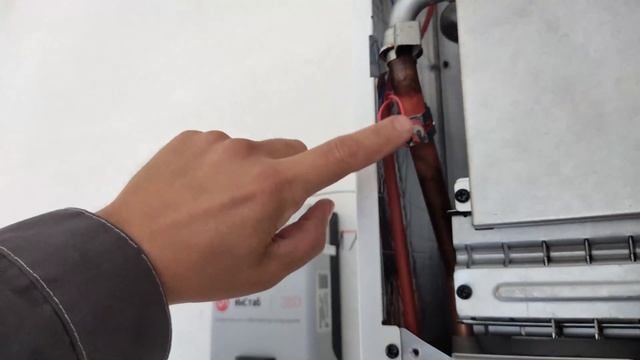 Как заставить работать насос котла BAXI ECO4s без газа, не отключаясь из-за ошибки Е01 смотреть онлайн