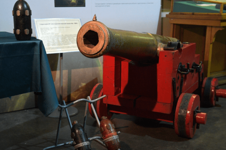 Уникальный экспонат: в музее Петербурга выставили пушку середины XIX века