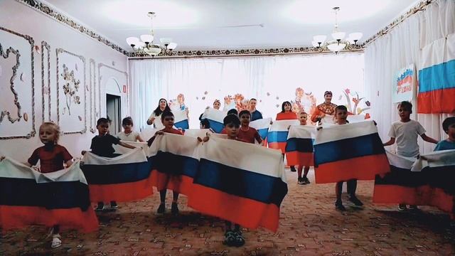 Танец ко Дню народного единства.mp4 смотреть онлайн