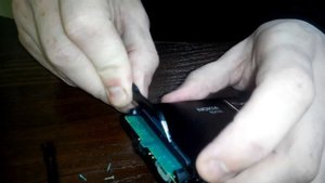 Замена батарейки на nokia N8 это просто :-)