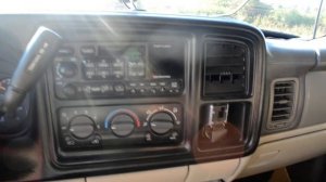 Chevrolet Suburban 2000 год