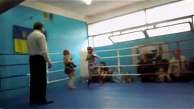 Гришко Роман. Чемпионат Харькова(лоу кик). Часть 4.avi смотреть онлайн