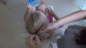 Прическа на каждый день / Высокий хвост с жгутом из косы / Прически в школу за 5 минут