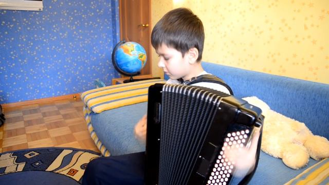 Девочки назвали Марата трусом, и он им отомстил... смотреть онлайн