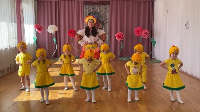 Танец "Цыплята" 2я младшая группа МАДОУ "Нижнетавдинский детский сад "Колосок" смотреть онлайн