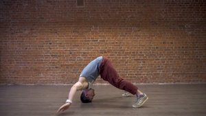 19. Hollowback (Freeze) | Видео уроки брейк данс от "Своих Людей"