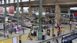 Busy train station Paris Gare Du Nord (Full HD)