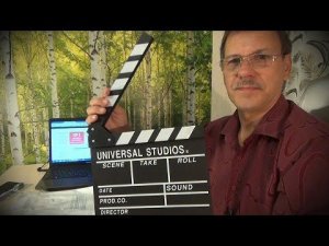 Распаковка посылки с кинохлопушкой.