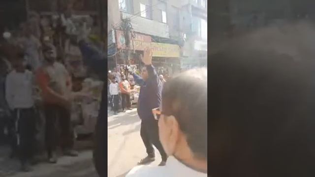 Песни Кришнаитов. Часть 31. Hare Krishna in Delhi.  Dancing in Karol Bagh. Ecstatic dancer.