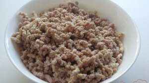 Макароны по-флотски с отварным мясом.