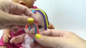Делаем забавные прически пупсам Кате и Кире