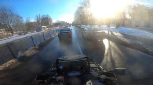 Динамичный прохват по городу на квадроцикле. Респект водителям.