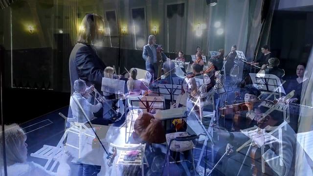 КАМЕРНЫЙ ОРКЕСТР "НОВАЯ ГАРМОНИЯ", дирижер - Денис Карлов, Рустам Комачков (виолончель, Москва) смотреть онлайн