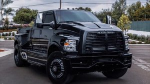 Ford F-650 Super Duty Crew Cab Pickup - Hyperion