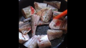 Запеченный минтай с овощами