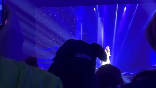 Jodi Benson Singing When Love is Gone from Muppet Christmas Carol at D23 Expo 2022 смотреть онлайн