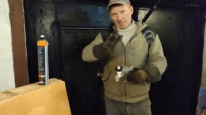 Как покрасить ворота монтажной пеной.Рубрика Лайф Фак от Бати .