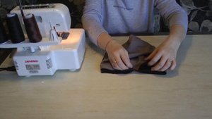 Шапка бини с отверстием для волос. Пошив. Мастер-класс. Быстро, просто, легко.