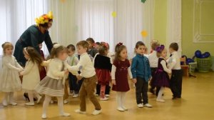 Танец - игра на празднике Осени в детском саду Младшая группа