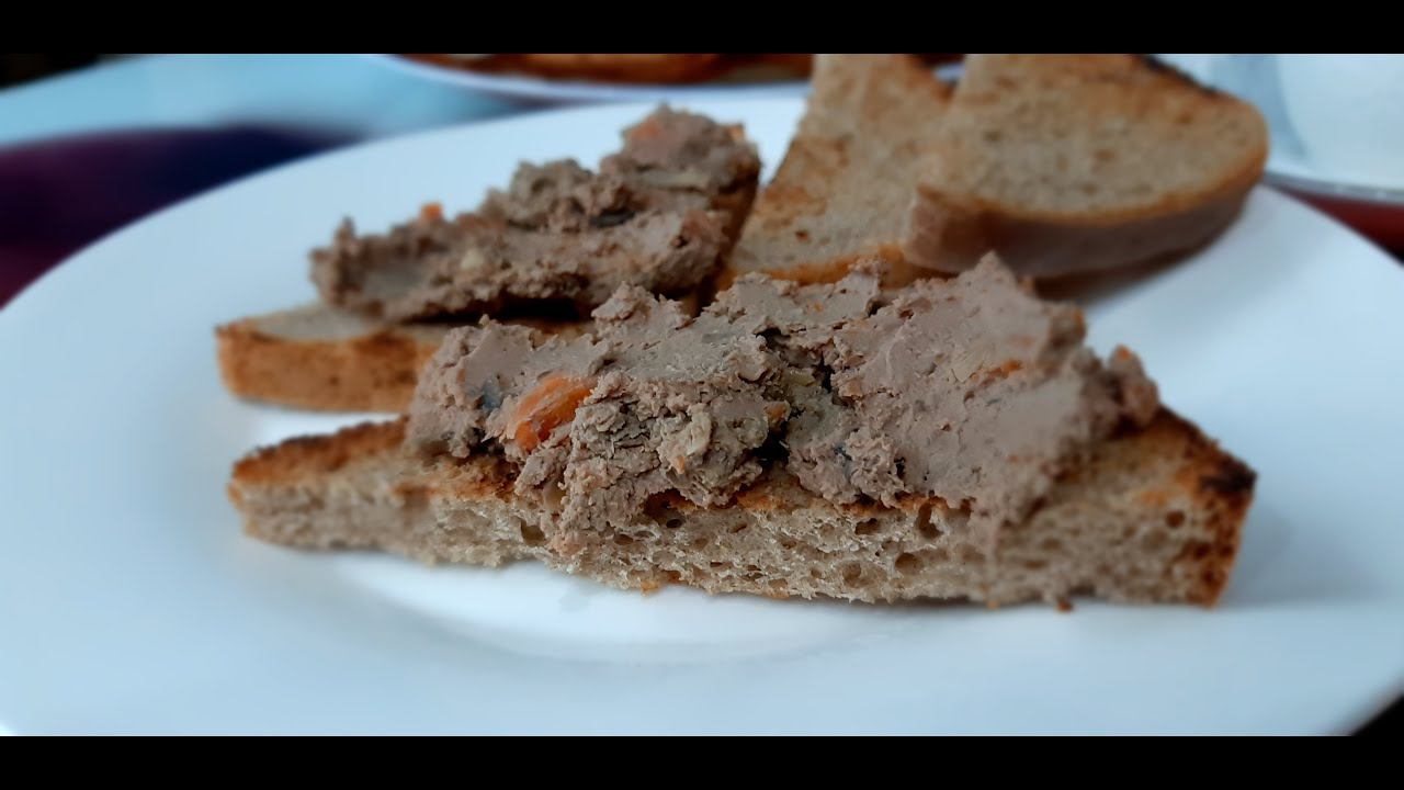 Домашний паштет из куриной печени с шампиньонами, нежный и ароматный. Подходит на завтрак и перекус.