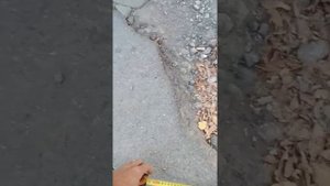 Проехать на авто не задев днищем сложно, можно и колёса с подвеской в ямах оставить