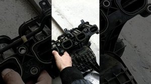 Снятие впускного коллектора и чистка вентиляции картерных газов на форд фокус 2 1.8