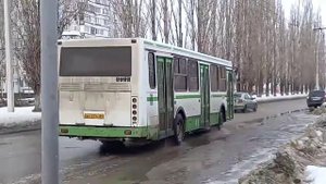 автобус ЛиАЗ-5256.35 с 2007 г.в. (АТ 374 64 RUS) МАРШРУТ 121 ДОП (7 мкр-он-красный яр)./г.Балаково