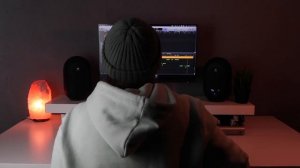 JBL 104 BT - лучшие студийные мониторы за 10 тысяч рублей и топовые колонки для дома