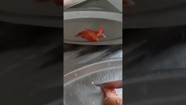 Как легко и быстро почистить морского окуня . #short #кухняplus
