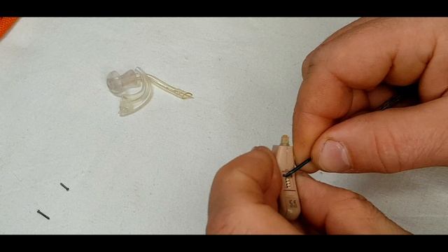 разборка слухового аппарата SIEMENS смотреть онлайн