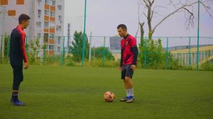 ПРОСТЫЕ НАВЫКИ ДЛЯ НАЧИНАЮЩИХ ФУТБОЛИСТОВ! Messi,Ronaldo ОБУЧЕНИЕ