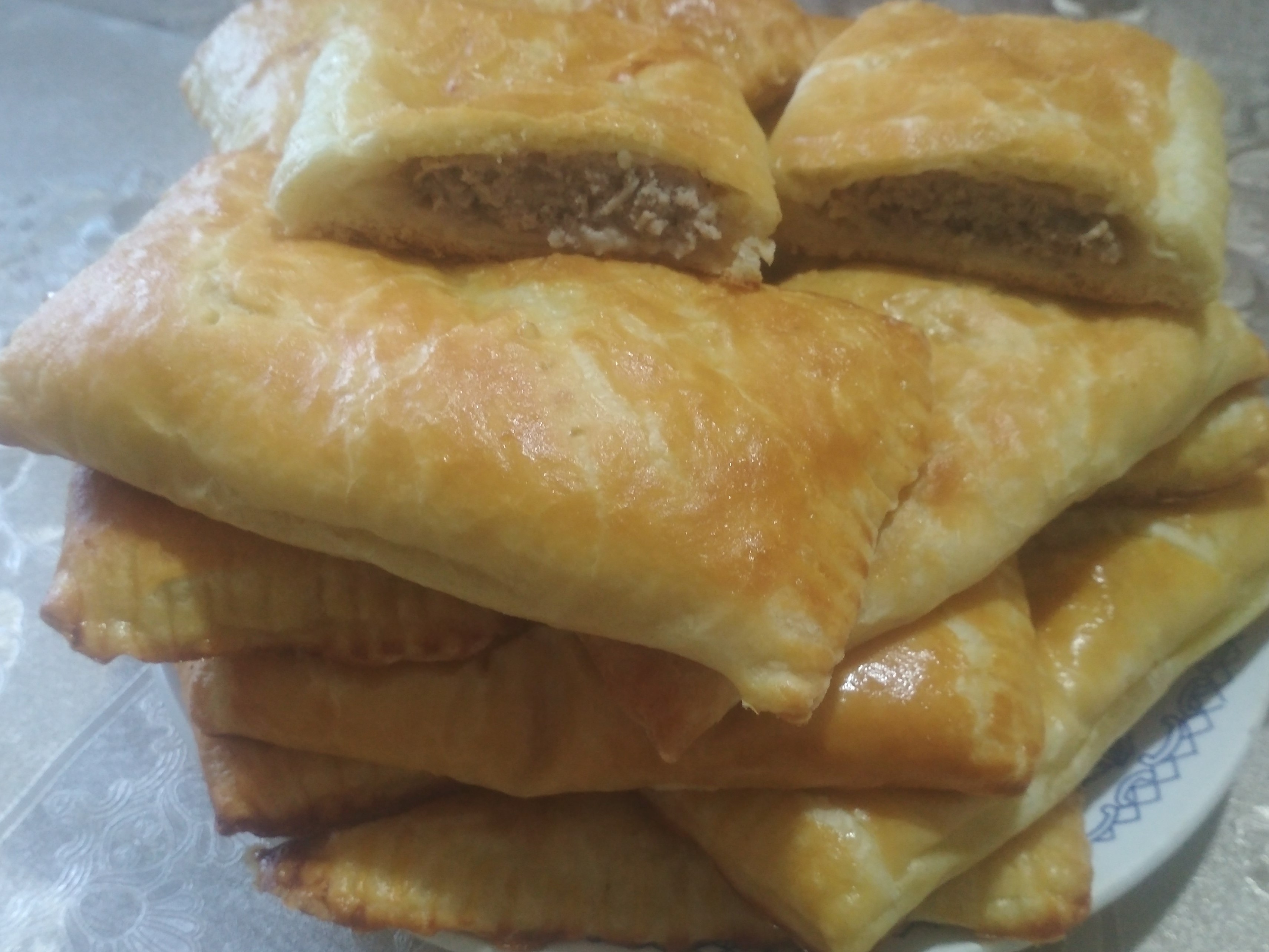СЛОЙКИ С МЯСОМ, вкуснейшие, хрустящие и простые в приготовлении