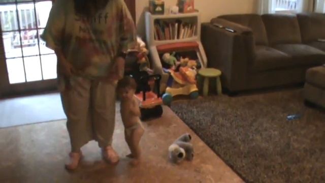 Going For A Walk With Mommy 21Sept10 смотреть онлайн