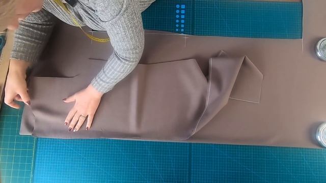 Элегантное платье без выкройки. Как раскроить платье с оригинальными рельефами сразу на ткани смотреть онлайн