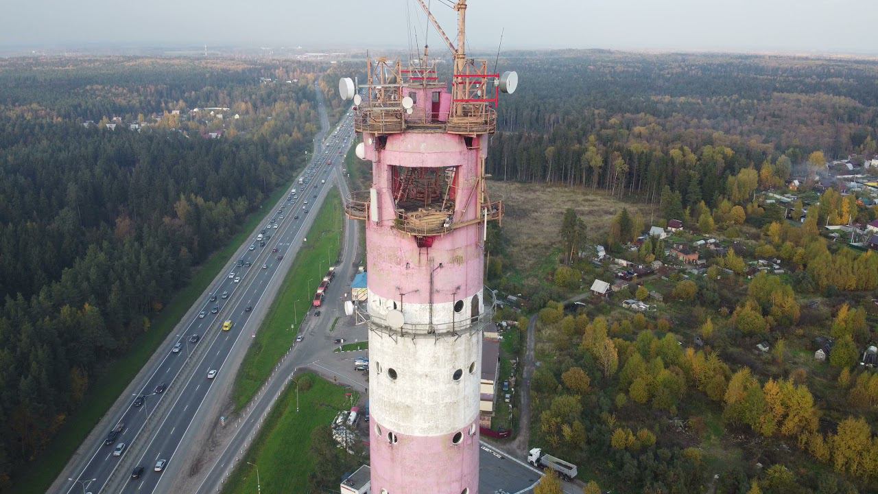 Вышка «Радиоцентр № 1» Ростелекома в поселке "Лесной" и немного М8 "Холмогоры" (Ярославское шоссе)