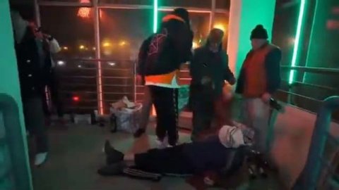 Шок! Киркоров с бомжами! Филипп Кирков - Цвет настроения СИНИЙ