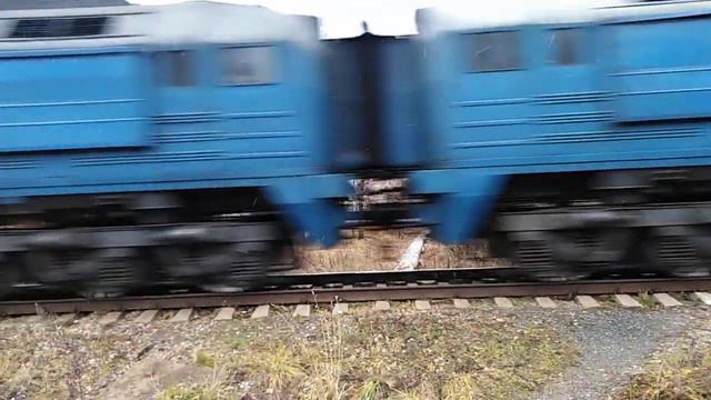 Тепловоз 2М62У-0221 С Грузовым Составом Следует по Перегону Металлист-Балаково смотреть онлайн