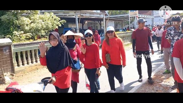 JALAN SANTAI SAAT MENYAMBUT HUT RI KE 72 DI DESAKU PATI JAWA TENGAH. KOSTUM MERAH DAN BANYAK HIBURA смотреть онлайн