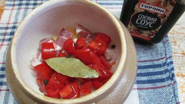 Мясной суп с чечевицей в духовке