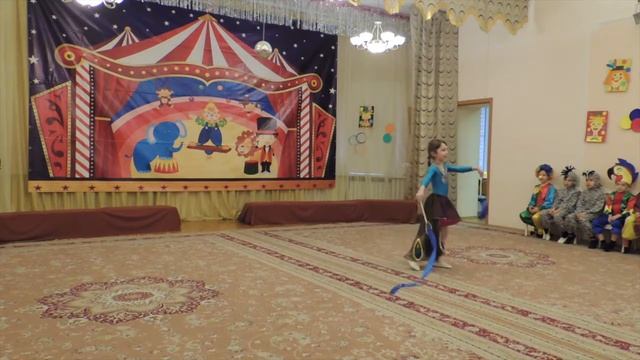 Танец Жар птицы с лентами смотреть онлайн