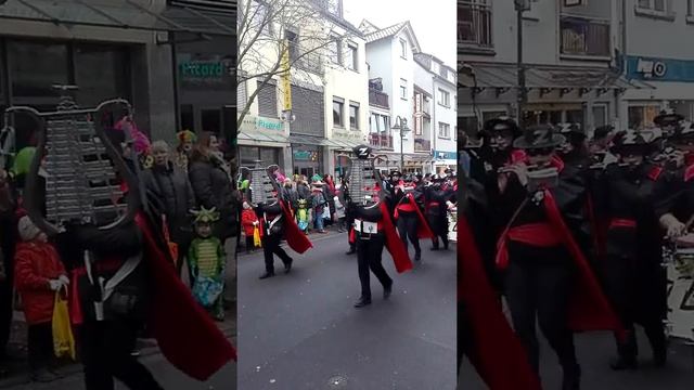 Карнавальное шествие на праздник Фашинг в г. Гельнхаузен (Германия) смотреть онлайн