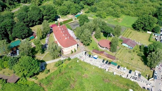 Крестный ход на празднование Собора белорусских святых в Бресте связал исторические места города смотреть онлайн