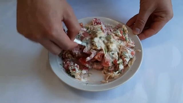 ЗАПЕЧЕННАЯ РЫБА В СМЕТАННОМ СОУСЕ С ПОМИДОРАМИ