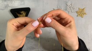 Снежинка из бисера. Snowflake