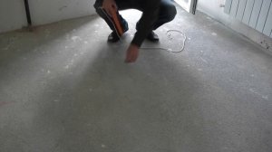 Использование пинпоинтера для поиска труб отопления в полу