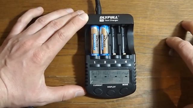 Домашние Эксперты #01 || Зарядное устройство Dlyfull T1 для NiCD/NiMh смотреть онлайн